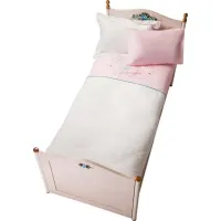 Picture Beautiful pink bedding for a girl's room - Cilek