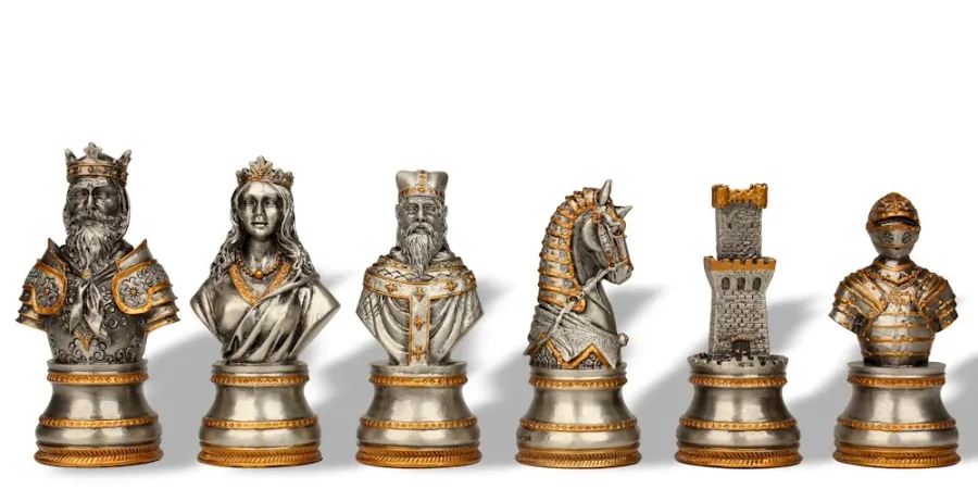 obrazek 1 Zestaw figur szachowych malowanych złotem i srebrem