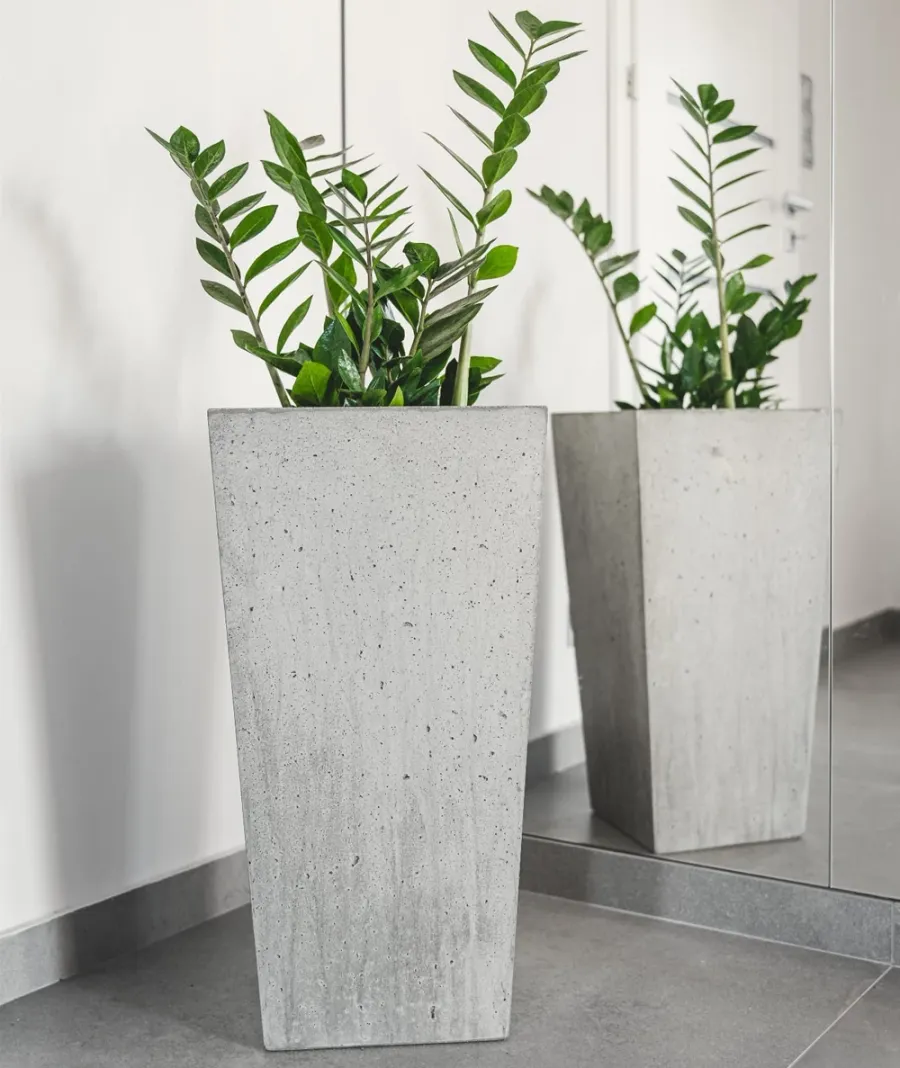 obrazek 1 14x14x40 cm (spód) + 19x19 cm (góra) CT - Donica betonowa w kształcie stożka (szara)
