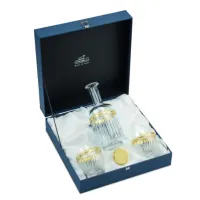 Picture A gift set of 2 glasses and a decanter with whiskey decorations