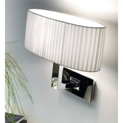 Zdjęcie Piękna lampa ścienna od hiszpańskiego producenta