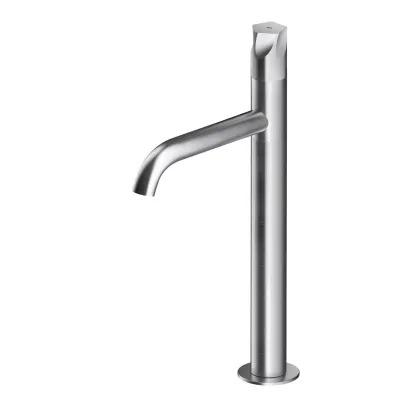 Zdjęcie Solidna konstrukcja ze stali nierdzewnej - kran z zakrzywioną wylewką