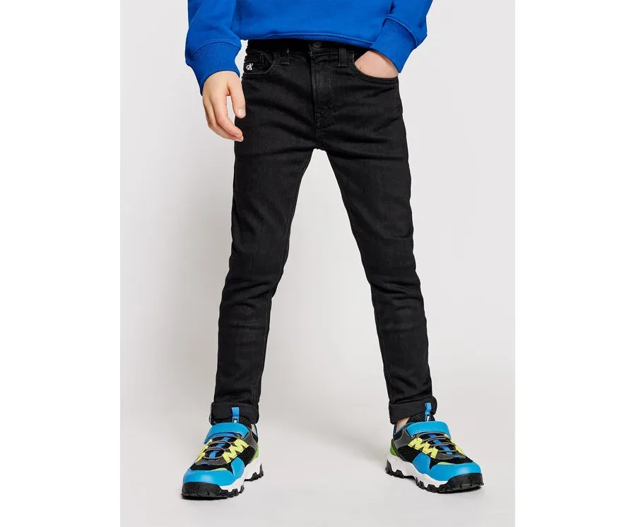 obrazek 1 Calvin Klein Jeans Jeansy IB0IB00766 Czarny Slim Fit