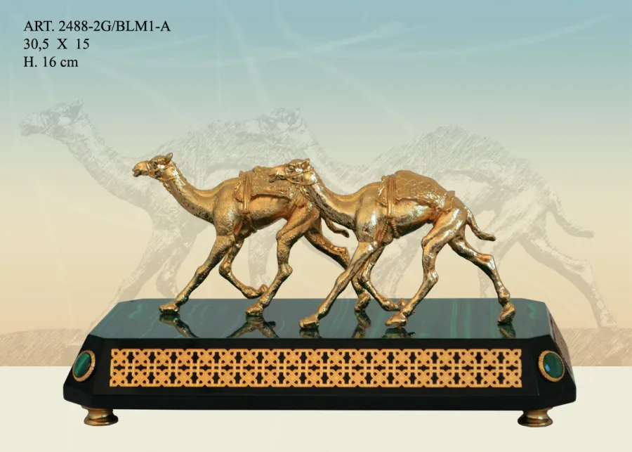 obrazek 1 Fenomenalna figura dwóch wędrujących wielbłądów