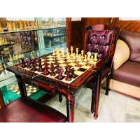 Zdjęcie Wyjątkowa edycja Royale: stół, krzesła i figury szachowe - The Chess Empire