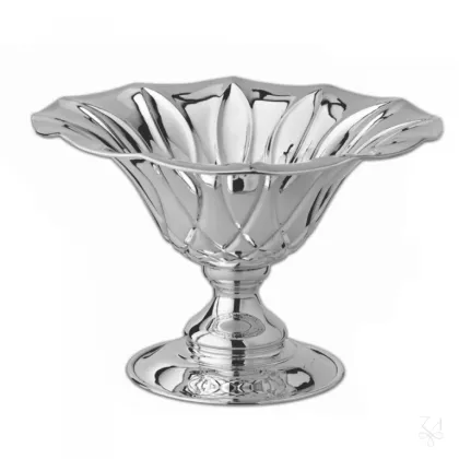 Picture Stylish silver-plated fruit bowl in the shape of a flower - Zaramella Argenti