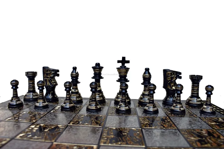 obrazek 4 Prestiżowy komplet szachowy sporządzony z mosiądzu - The Chess Empire