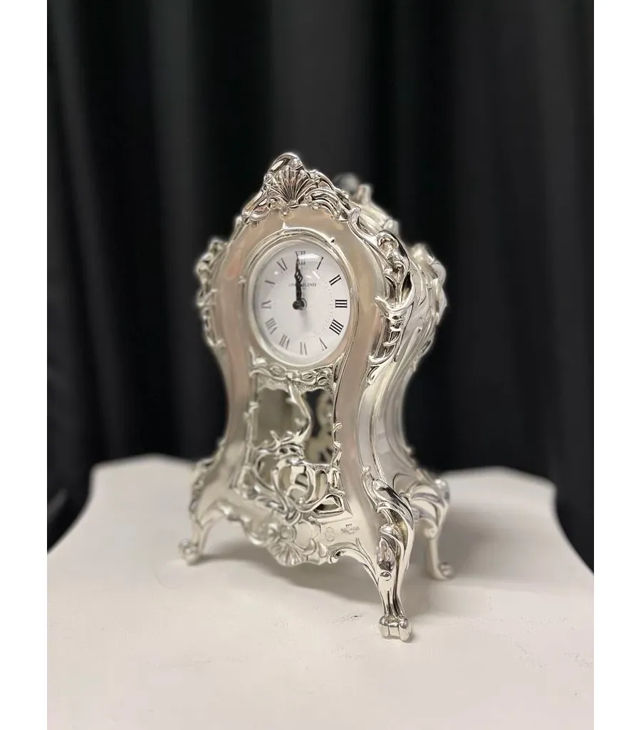 picture 1 A beautiful and original clock for the apartment