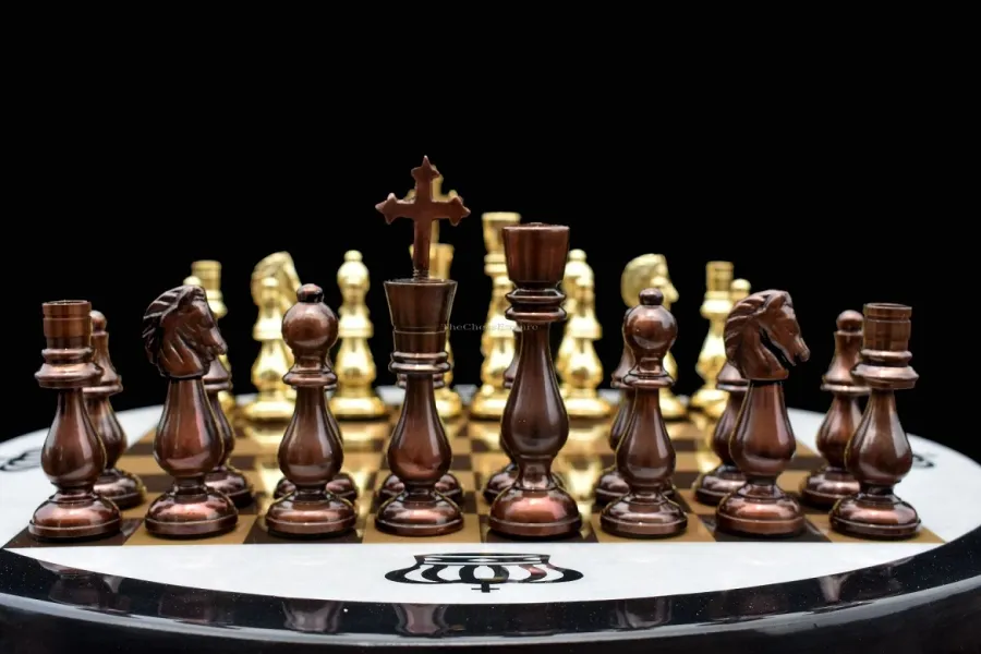 obrazek 11 Luksusowy stół szachowy z mosiężnymi figurami - The Chess Empire