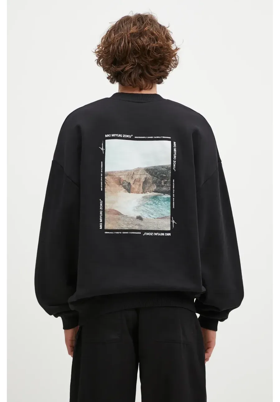 obrazek 1 MKI MIYUKI ZOKU bluza Resort Crewneck Sweat męska kolor czarny z nadrukiem RESORT.CREWNECK.SWEAT