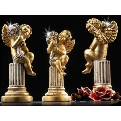 Zdjęcie Wystawny ceramiczny anioł