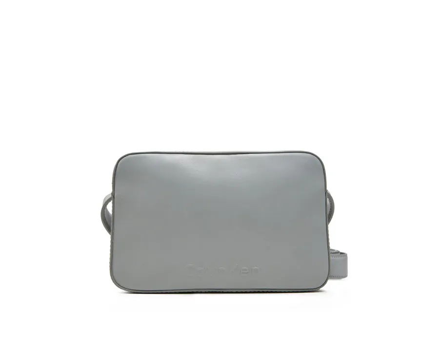 obrazek 1 Calvin Klein Torebka Embossed Logo Camera Bag K60K612555 Szary
