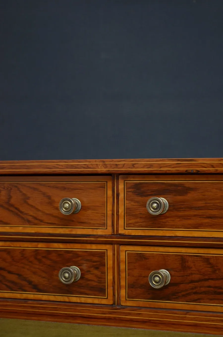 obrazek 8 Eleganckie biurko w stylu edwardiańskim z drzewa różanego - antyk
