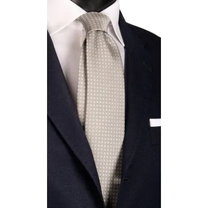 Zdjęcie Elegancki krawat jedwabny z Włoch