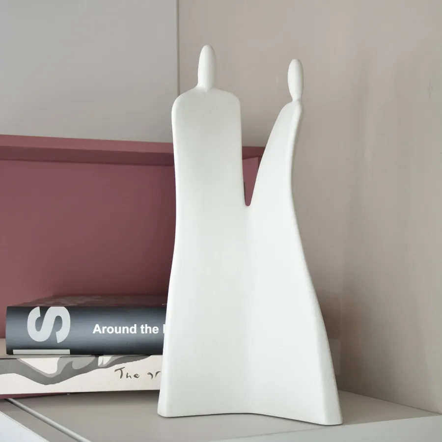 obrazek 1 Designerska figurka ceramiczna Take my hand