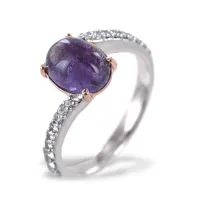 Zdjęcie Pierścionek z ametystowym kaboszonem i brylantami na nóżce