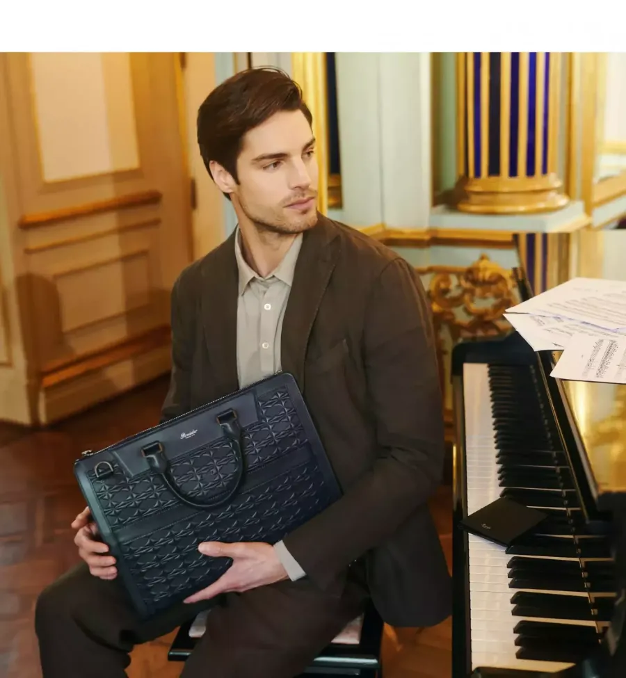 obrazek 2 Elegancka wąska teczka z wytłoczeniami z kolekcji Empress