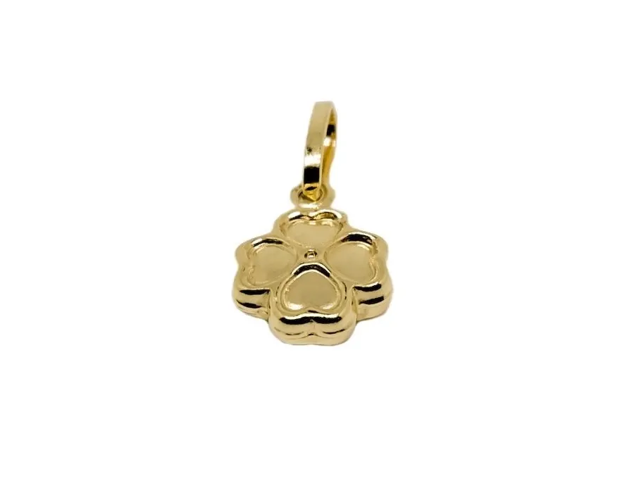 obrazek 1 Błyszcząca zawieszka w kształcie czterolistnej koniczyny z obwódką o wymiarach 10x10mm.