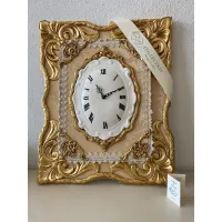 Picture A peculiar decoration in the form of an unusual clock from an Italian brand