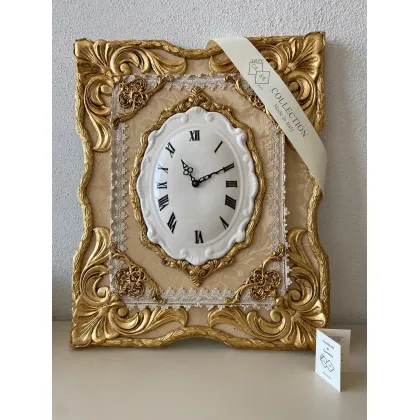 Picture A peculiar decoration in the form of an unusual clock from an Italian brand