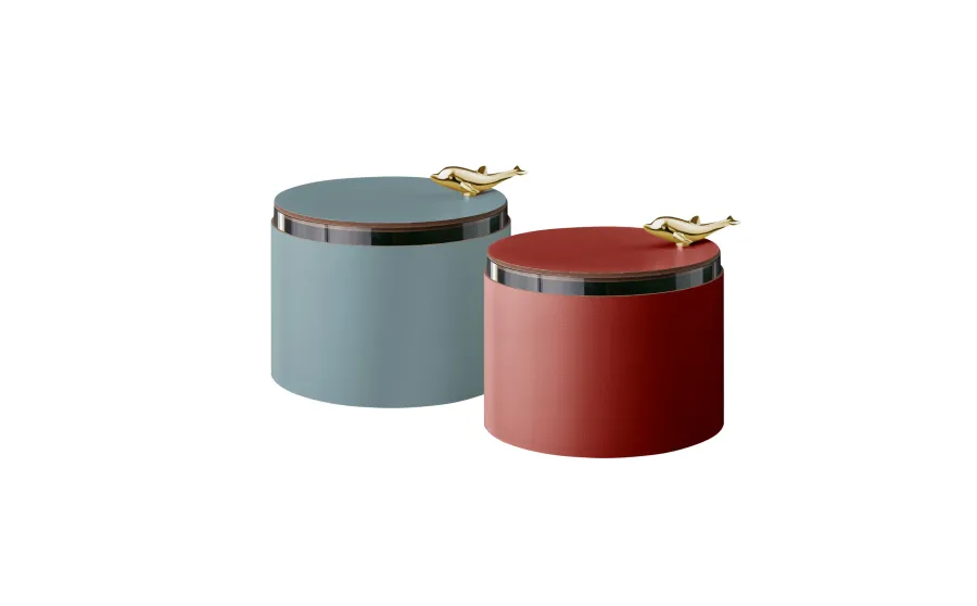 obrazek 3 Burgundowe skórzane pudełko Ø15xH10 cm ozdobione małym stylowym delfinem