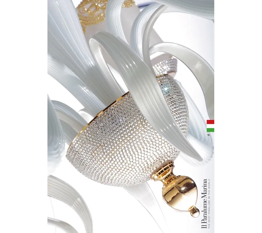 obrazek 2 Żyrandol 6-świetlny z białego szkła Murano z mosiężnymi elementami inkrustowanymi kryształami Swarovski - Il Paralume Marina