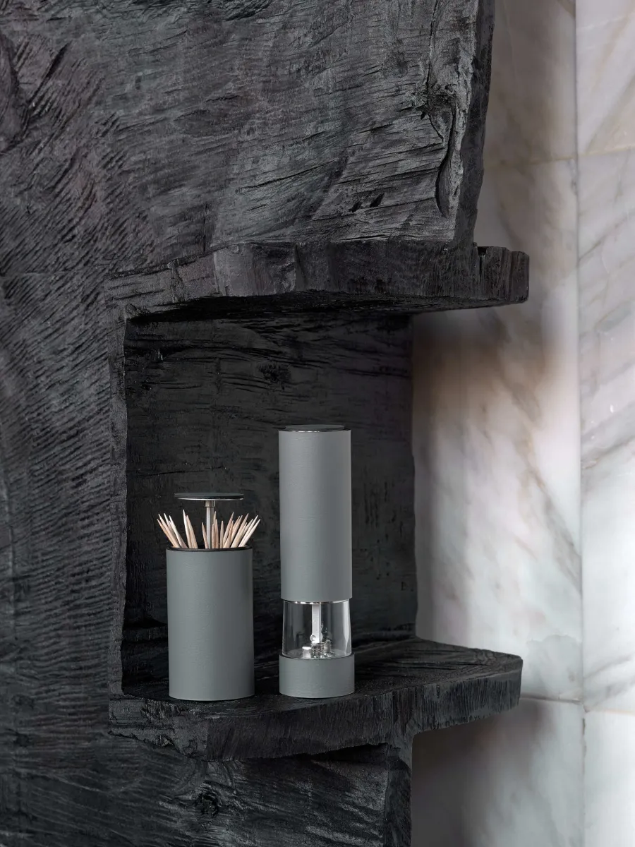 obrazek 2 Elektryczny szary młynek do soli i przypraw Ø5xH17 cm