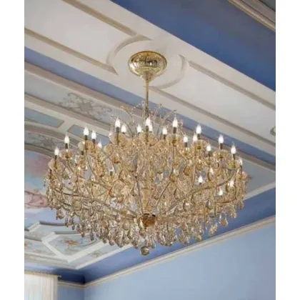 Zdjęcie Klasyczny żyrandol z ramionami ze szkła w kolorze jasnego bursztynu i wisiorkami w kolorze topazu – Il Paralume Marina