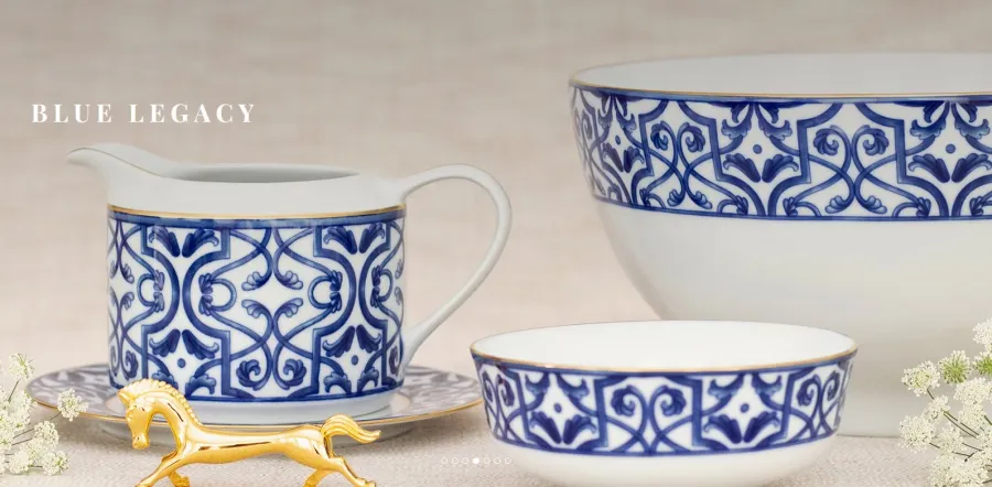 obrazek 4 Okrągła porcelanowa miska na sałatkę 24 cm z serii Blue Legacy