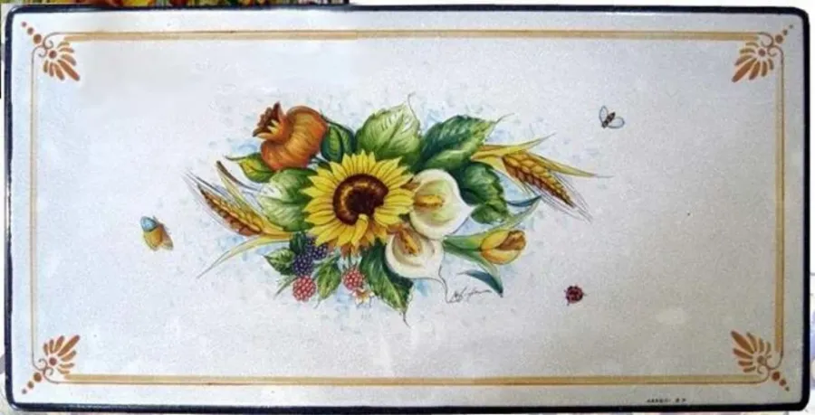 obrazek 1 Elegancki blat do ogrodu z lawy zdobiony kwiatowym motywem - Ceramiche Valchida
