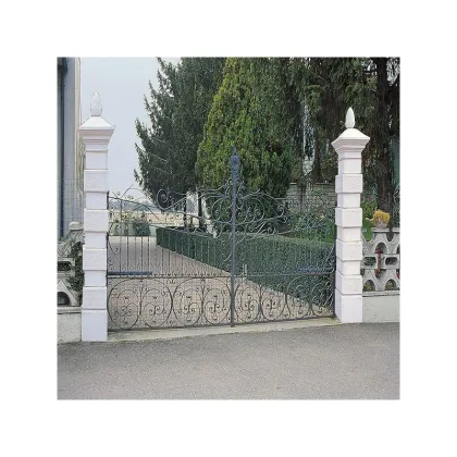Zdjęcie Szyszka zwieńczająca filar – Italpark