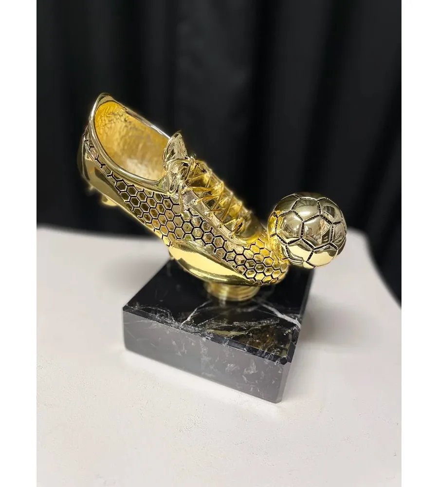 obrazek 4 Złoty but dla piłkarza - idealny upominek dla fanów