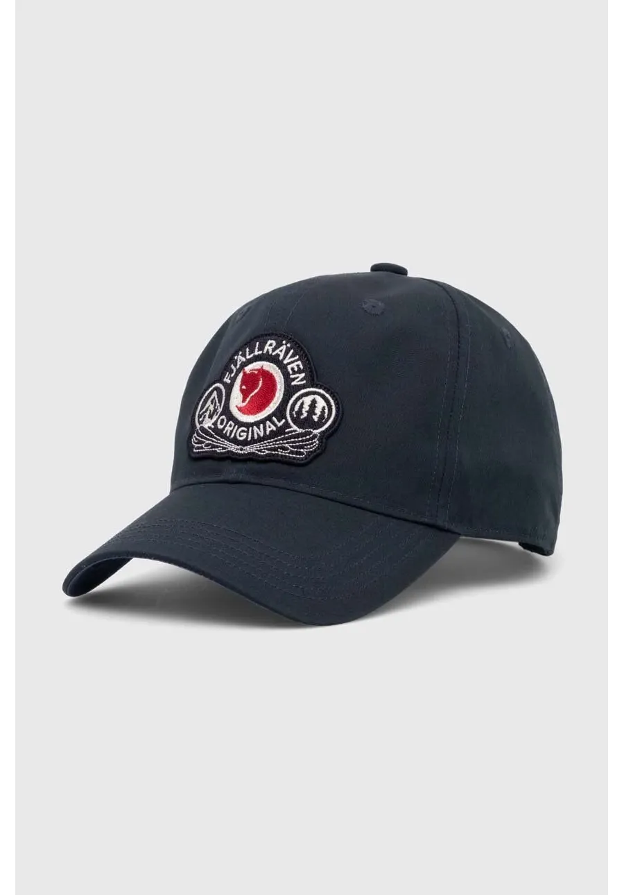 obrazek 1 Fjallraven czapka z daszkiem Fjallraven Classic Badge Cap F86979 555 kolor granatowy z aplikacją F86979.555-555