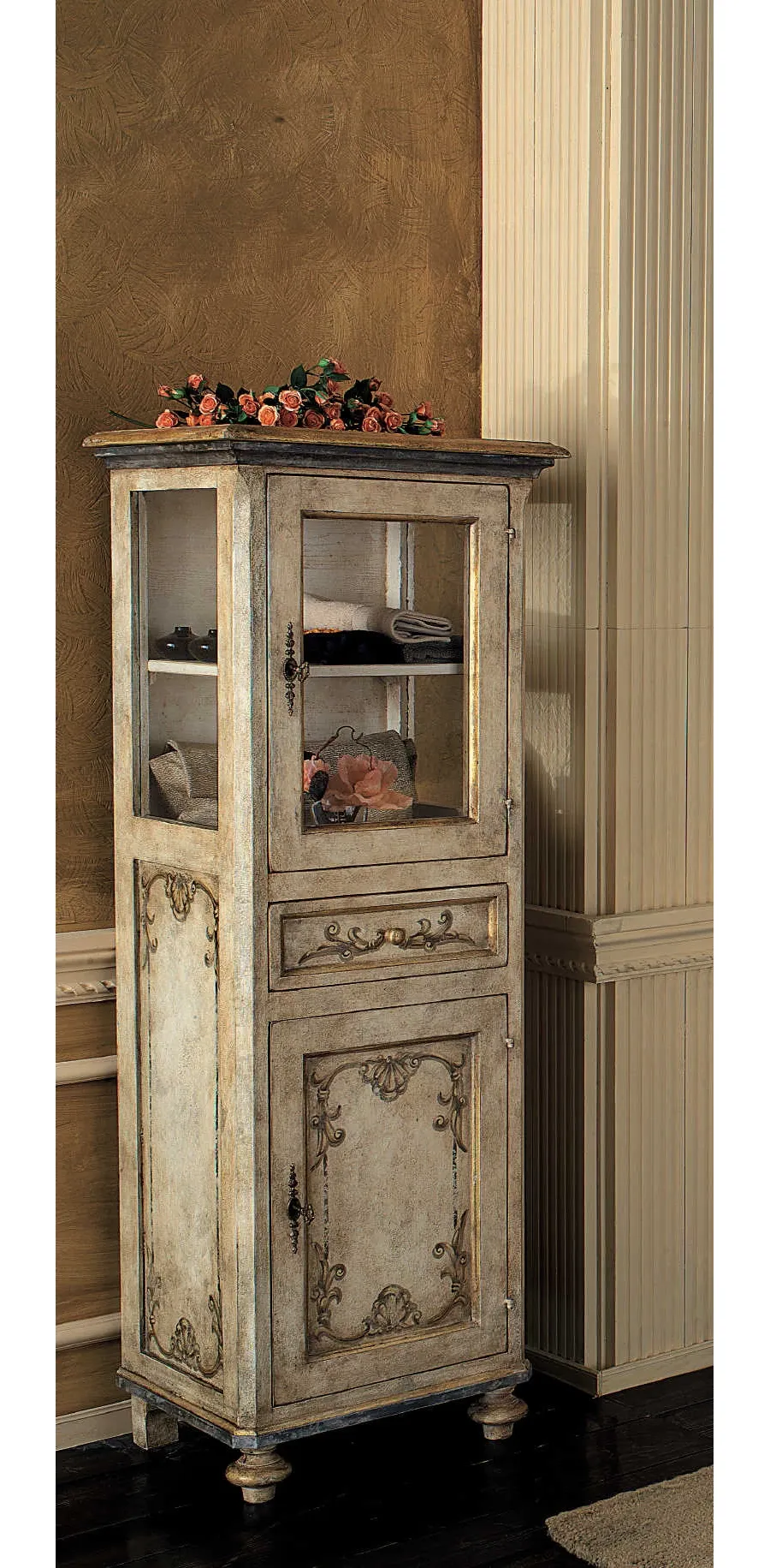 picture 1 Manually decorated Italian shelf - Interiors Italia