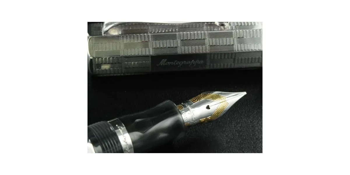 Elaborate Silver/Pearl Gray (Large) Privilege Deco Fountain Pen