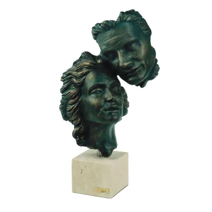 Zdjęcie Unikatowa statua kobiety i mężczyzny - doskonała na prezent!
