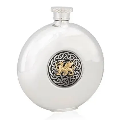 Zdjęcie Wyjątkowy prezent - piersiówka zdobiona celtyckim smokiem