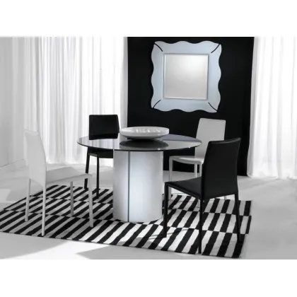 Picture Exclusive round glass table for a unique dining room – La Vetreria