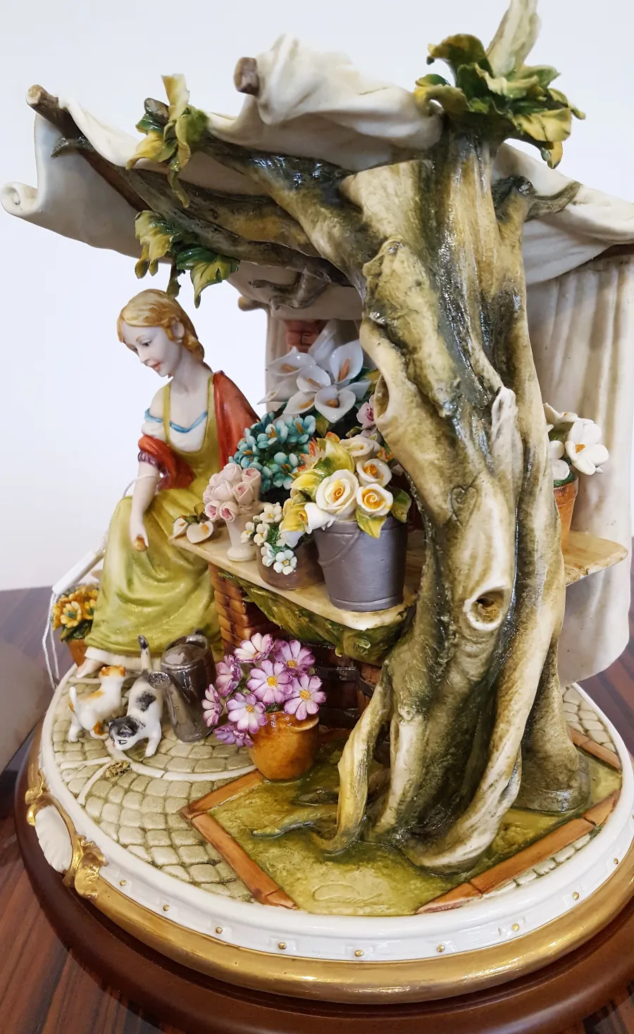 obrazek 6 Kwiaciarka z porcelany