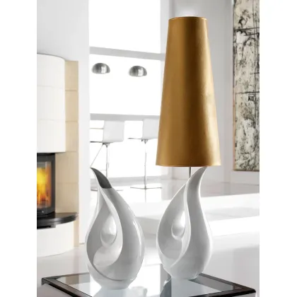Zdjęcie Wysoka lampa z porcelany ze stożkowatym abażurem