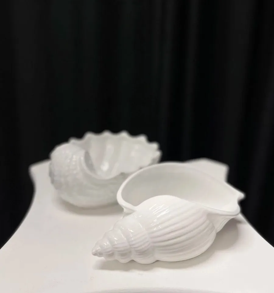 obrazek 4 Małe białe naczynie w kształcie muszli do serwowania dań lub pojemnik na kosmetyki - Le Ceramiche