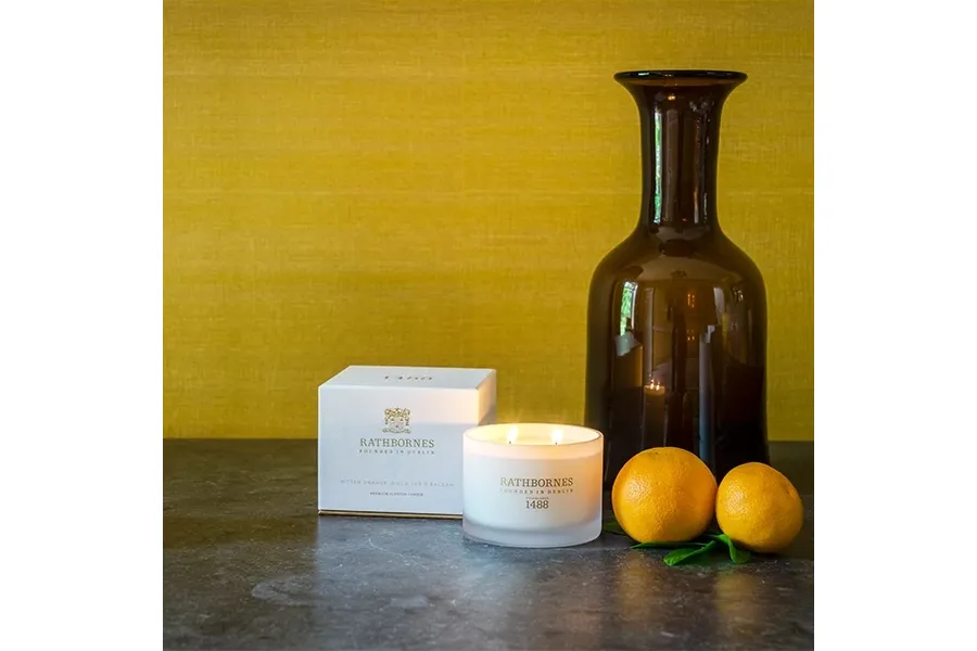 obrazek 3 Naturalna świeca zapachowa CLASSIC Orange&Balsam – Rathbornes 1488