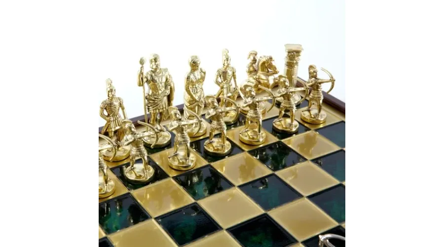 obrazek 4 Elegancki czerwony zestaw do gry w szachy - Constatntions Manopoulos