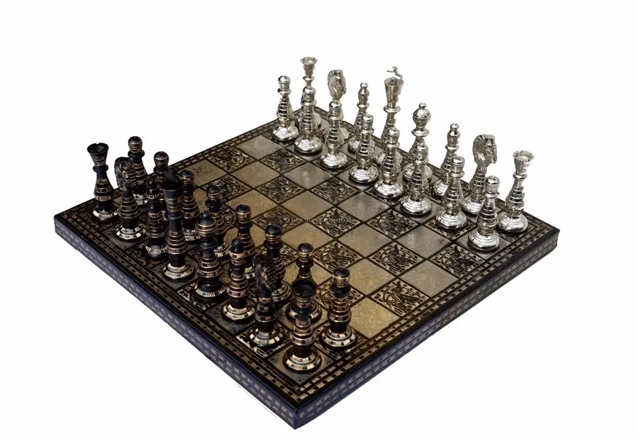 obrazek 5 Stylowy komplet mosiążnych szachów - The Chess Empire