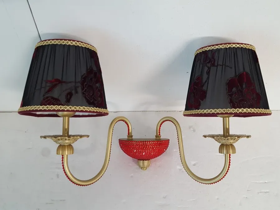 obrazek 2 Lampa ścienna z mosiądzu z abażurami ze strasu i tkaniny - Il Paralume Marina
