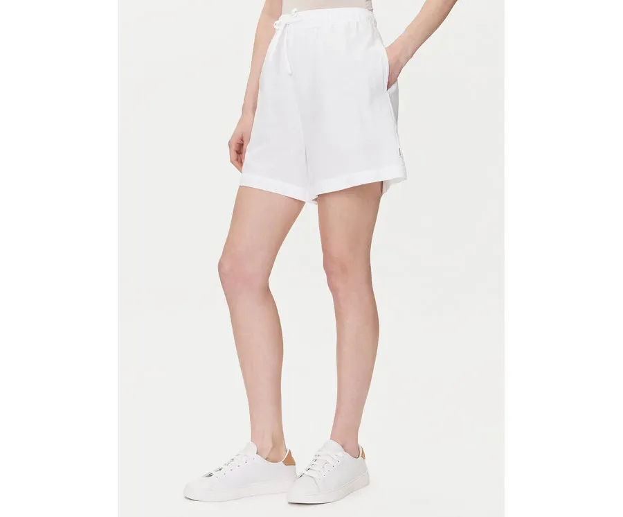 obrazek 1 Mustang Szorty materiałowe Charlottesville 1016584 Biały Relaxed Fit