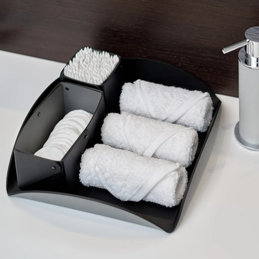 obrazek 2 Czarna podstawka na stół na sosy 20x20xH2,5 cm wykonana z naturalnej skóry