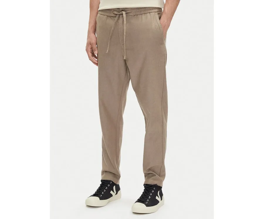 obrazek 1 Mustang Spodnie materiałowe Milano 1016330 Szary Tapered Fit