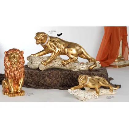 Picture Leopard on a trunk with a Swarovski collar - Valle d'oro Patchi