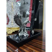 Picture Silver eagle on a wooden base with a pen - ArtBe
